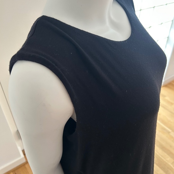 MarcellaModa NYC - M - Black Sleeveless Top - Picture 2 of 5